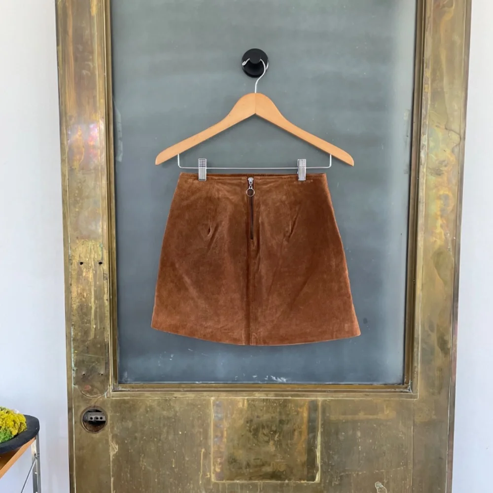 Blank NYC Brown Suede real Leather Mini Skirt Size 24 Front Slit Pockets XS - Picture 4 of 6